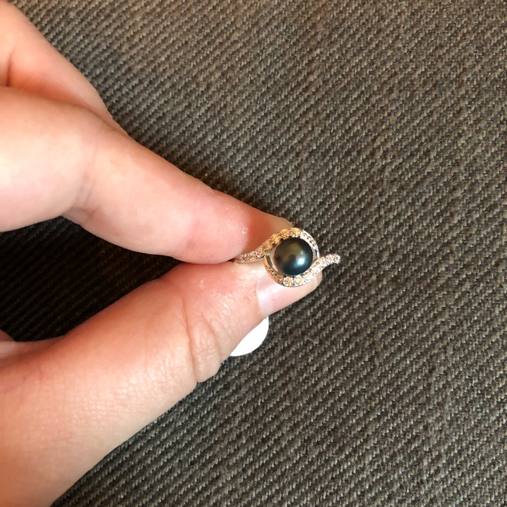 Size 8 dark pearl ring